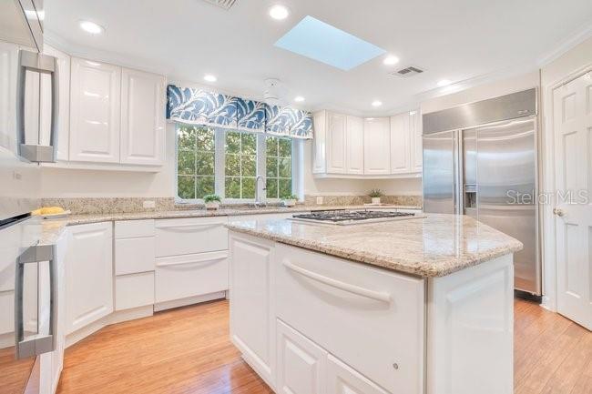 Image No.27-4 Bed House for sale