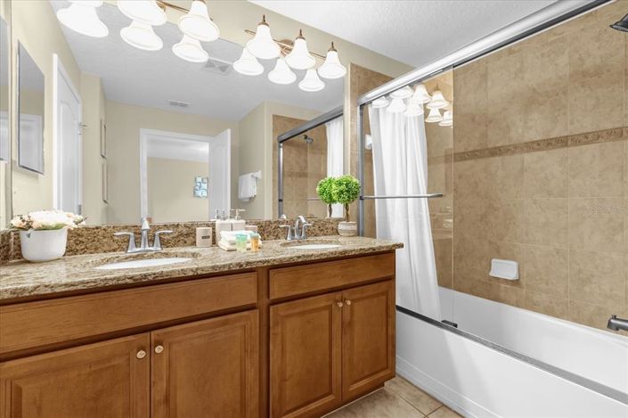 Image No.19-4 Bed Townhouse for sale