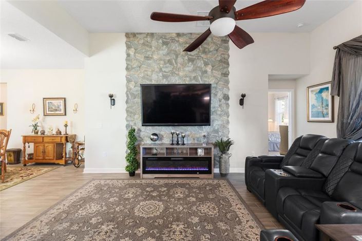 Image No.10-4 Bed House for sale