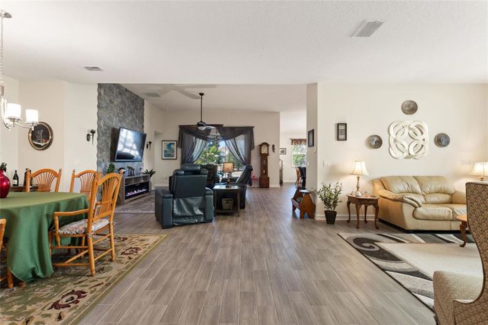 Image No.12-4 Bed House for sale