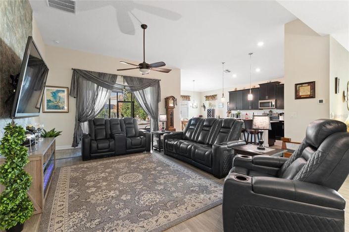 Image No.9-4 Bed House for sale