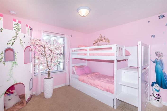 Image No.20-5 Bed Townhouse for sale