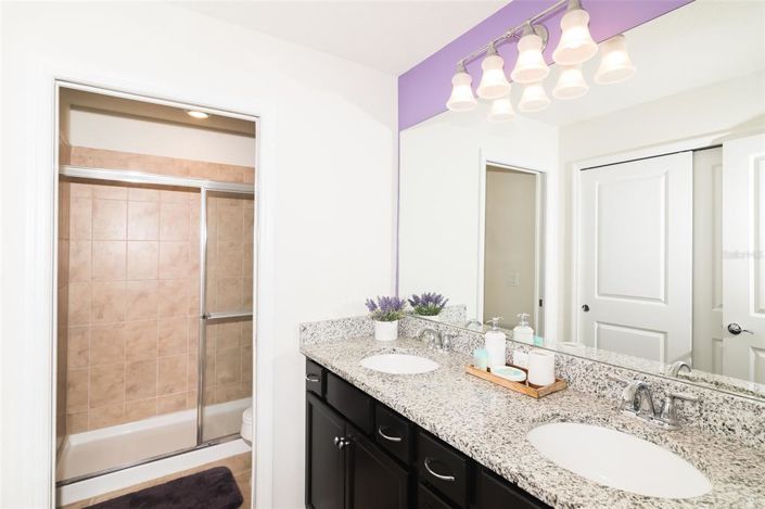 Image No.26-5 Bed Townhouse for sale