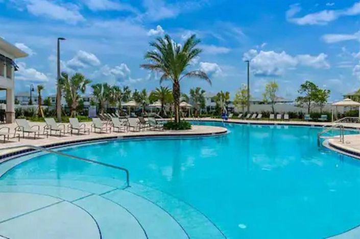 Image No.19-5 Bed Townhouse for sale