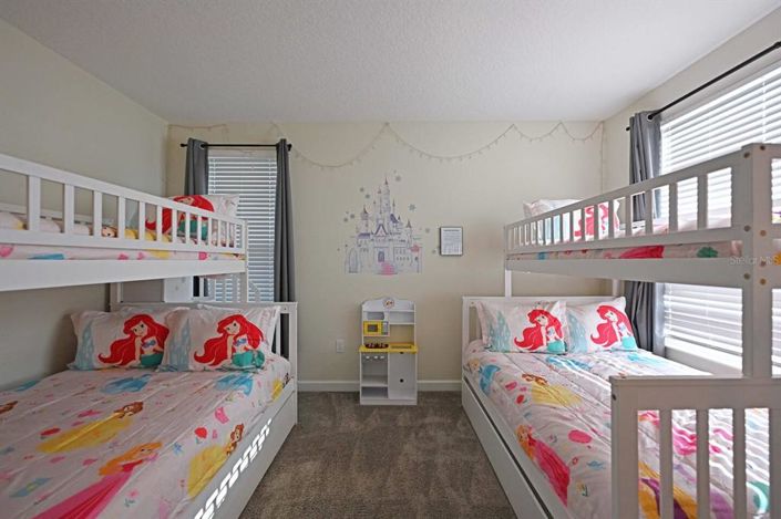 Image No.28-5 Bed Townhouse for sale