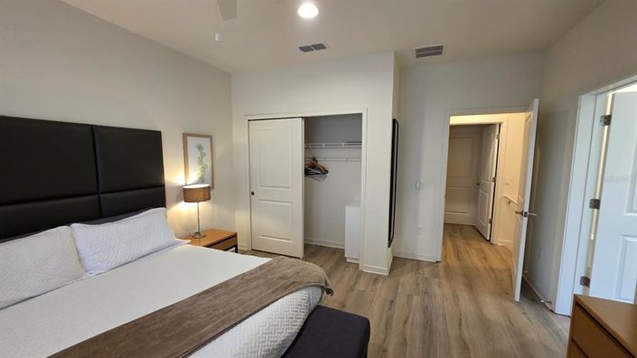 Image No.27-2 Bed Townhouse for sale