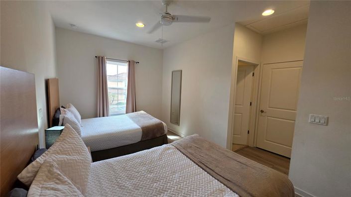 Image No.33-2 Bed Townhouse for sale