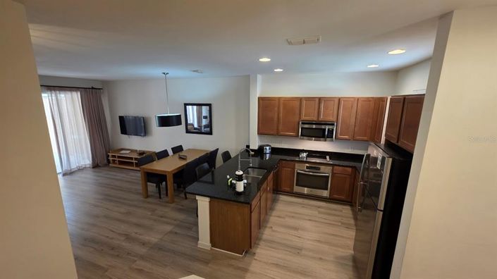 Image No.9-2 Bed Townhouse for sale