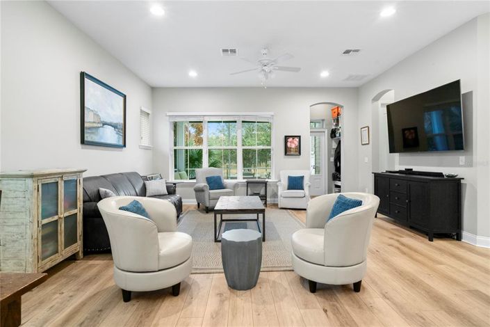 Image No.16-4 Bed House for sale