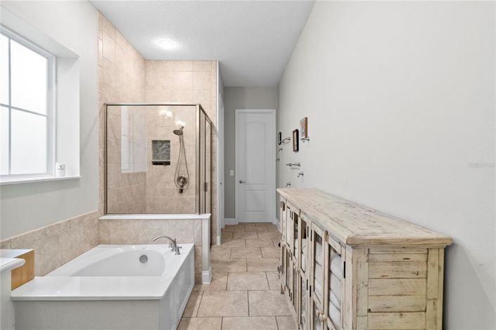 Image No.24-4 Bed House for sale