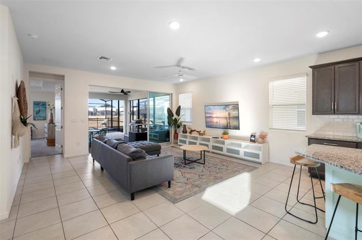 Image No.9-7 Bed House for sale