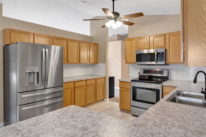 Image No.10-3 Bed House for sale