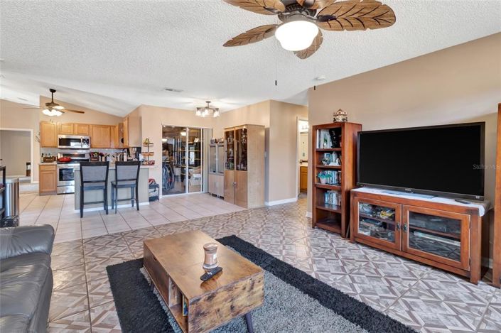 Image No.15-3 Bed House for sale