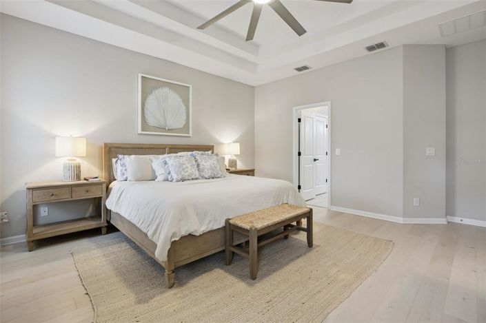 Image No.19-5 Bed House for sale