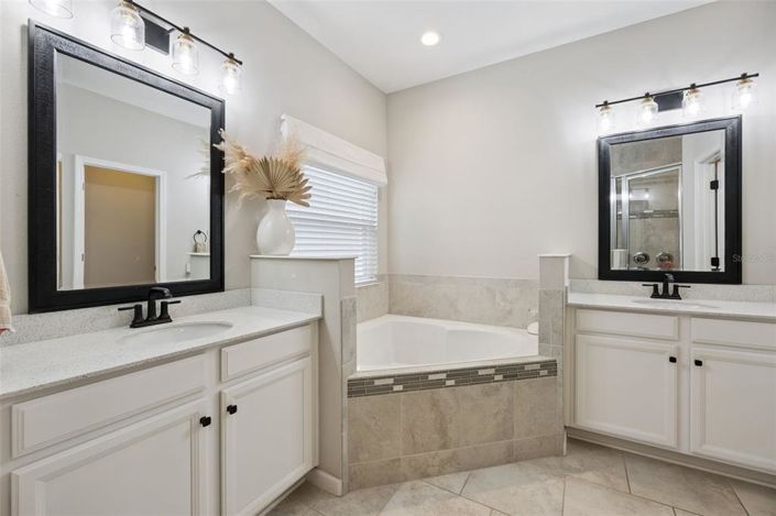 Image No.23-5 Bed House for sale