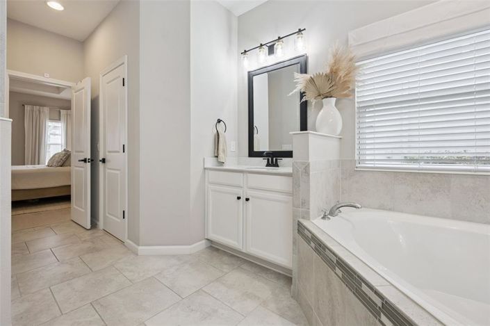 Image No.24-5 Bed House for sale