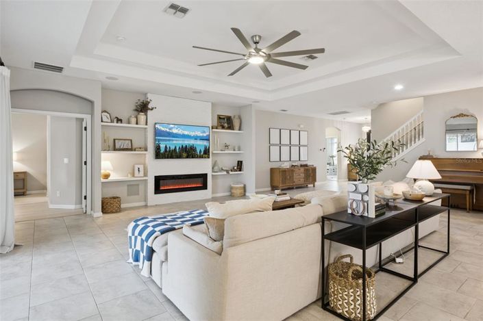 Image No.3-5 Bed House for sale