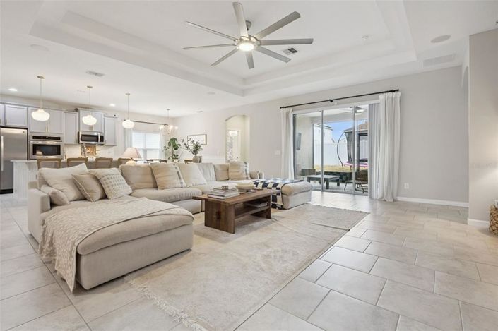 Image No.7-5 Bed House for sale