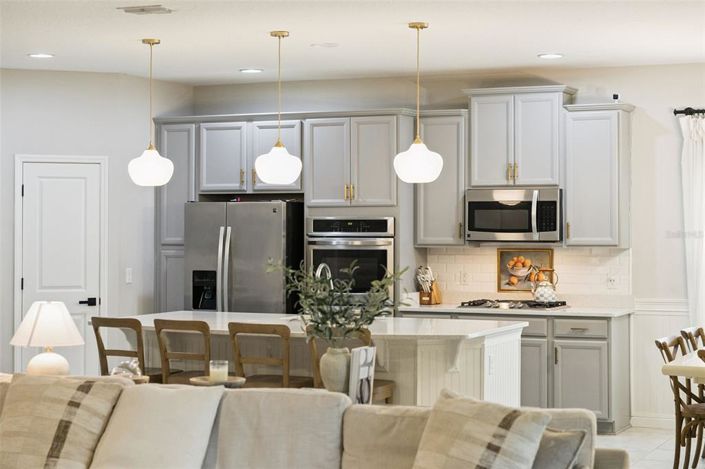 Image No.8-5 Bed House for sale