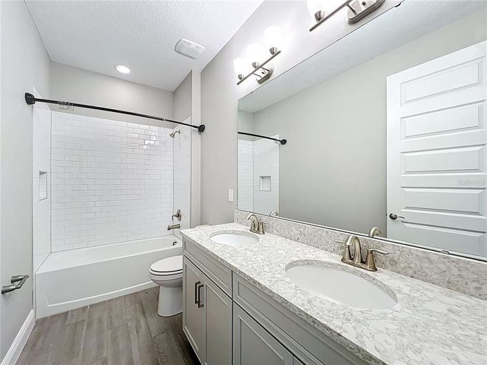 Image No.24-4 Bed House for sale