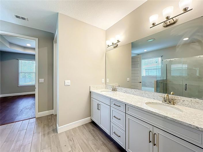 Image No.27-4 Bed House for sale