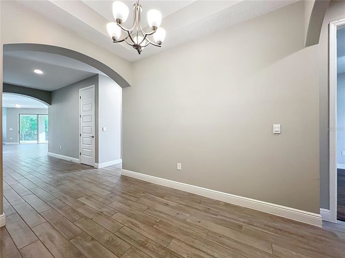 Image No.8-4 Bed House for sale