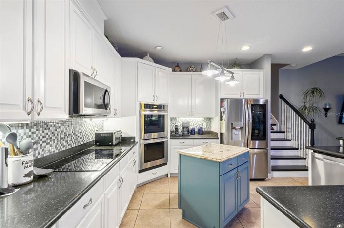 Image No.17-5 Bed House for sale