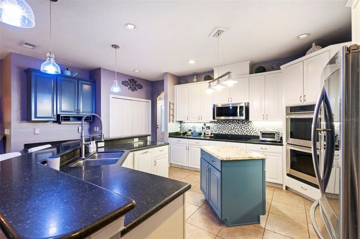 Image No.19-5 Bed House for sale