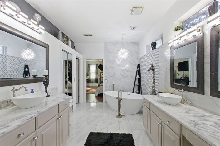 Image No.34-5 Bed House for sale