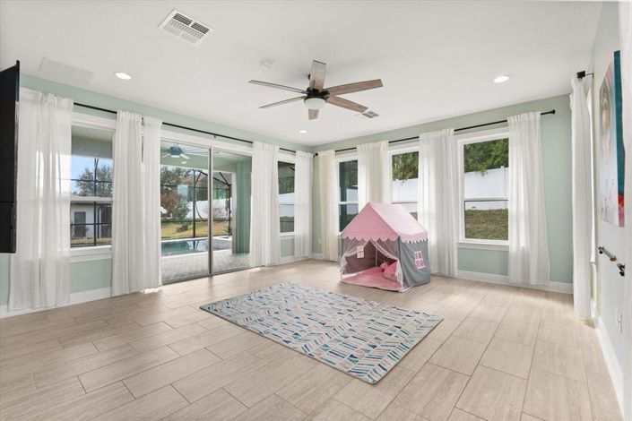 Image No.21-4 Bed House for sale