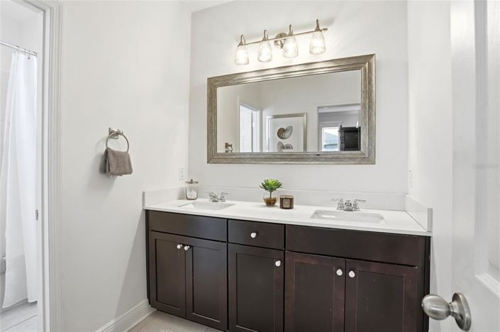 Image No.36-3 Bed House for sale