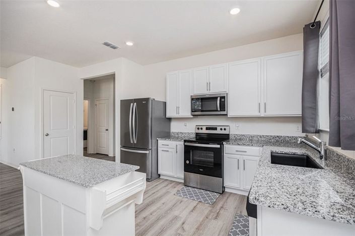 Image No.17-3 Bed House for sale