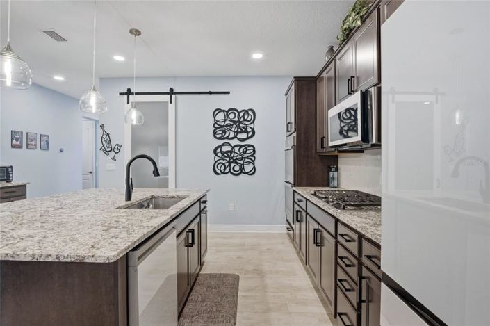 Image No.10-3 Bed House for sale