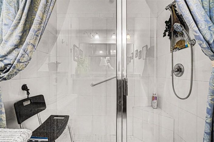 Image No.18-2 Bed House for sale