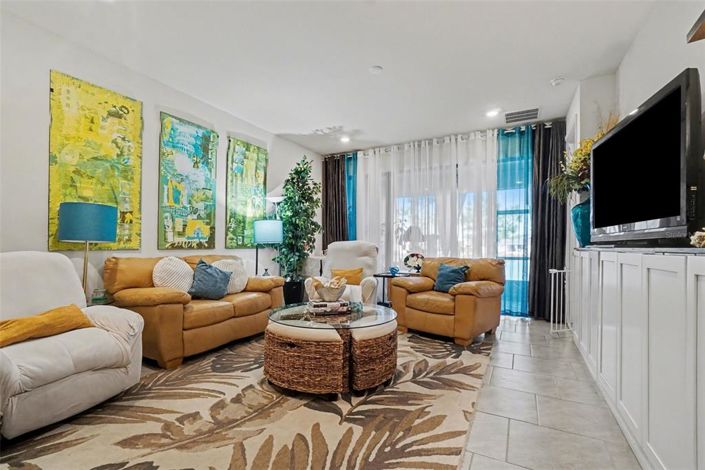 Image No.8-2 Bed House for sale