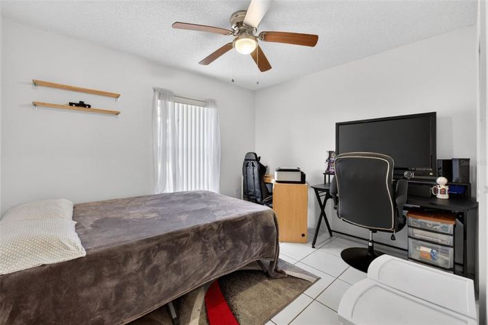 Image No.14-3 Bed House for sale