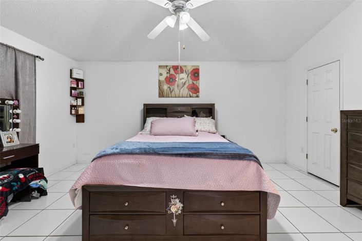 Image No.19-3 Bed House for sale