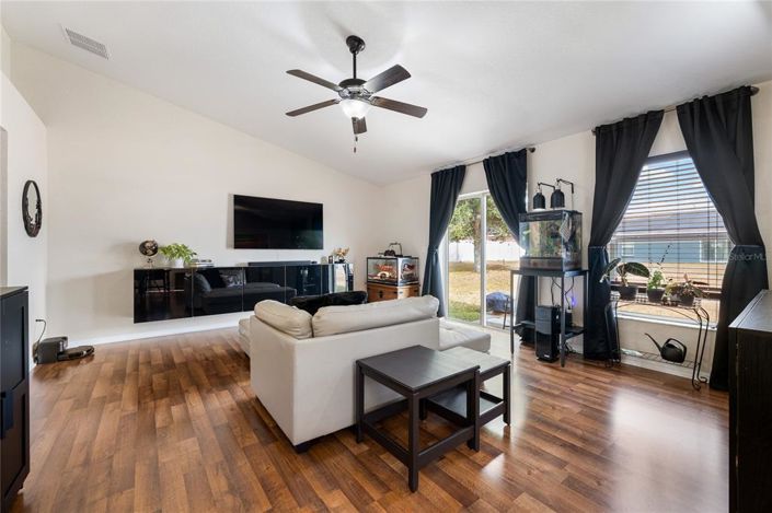 Image No.3-3 Bed House for sale