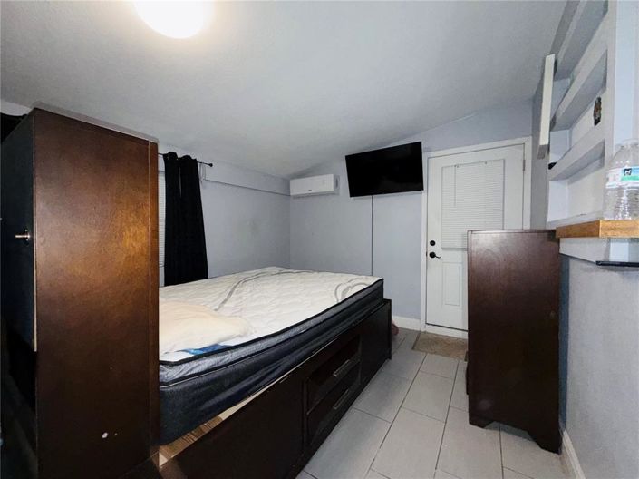 Image No.14-4 Bed House for sale