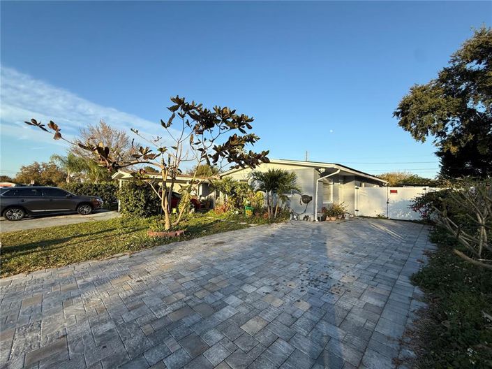 Image No.5-4 Bed House for sale