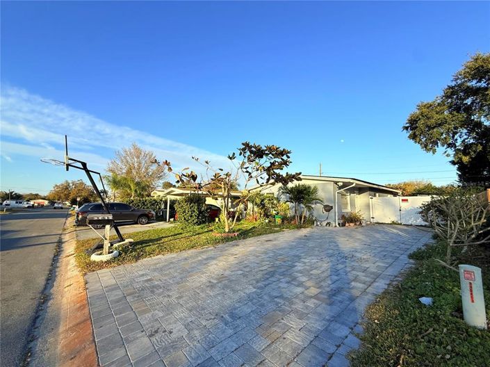 Image No.6-4 Bed House for sale