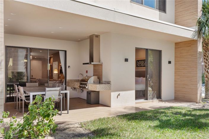 Image No.28-4 Bed Townhouse for sale