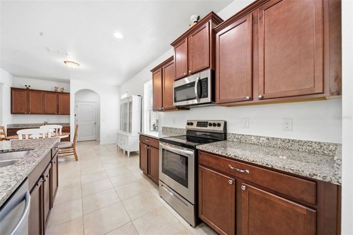 Image No.13-4 Bed House for sale