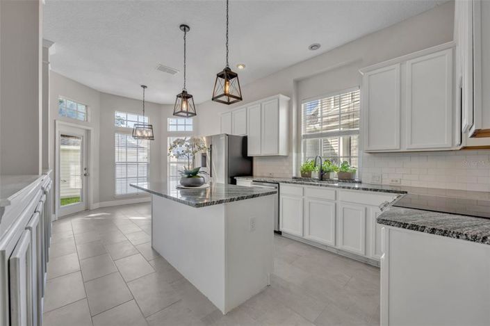 Image No.18-3 Bed House for sale