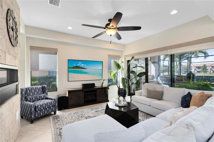 Image No.10-4 Bed House for sale