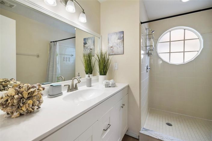 Image No.10-3 Bed Apartment for sale