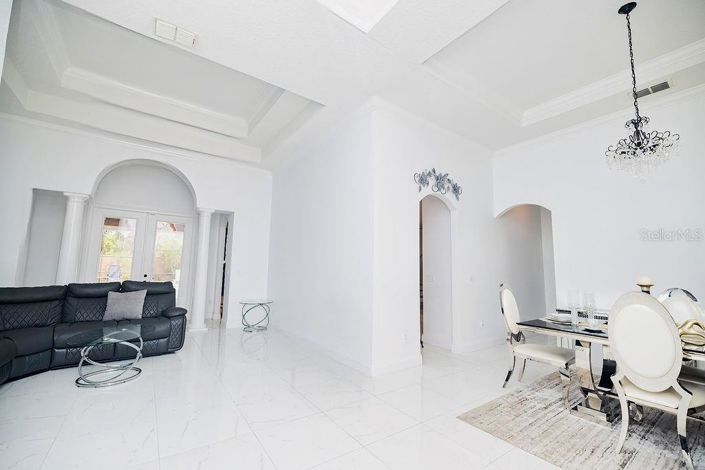 Image No.11-5 Bed House for sale