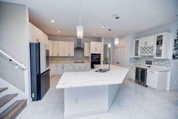 Image No.19-5 Bed House for sale