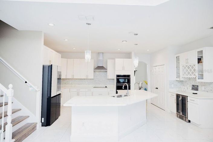 Image No.20-5 Bed House for sale