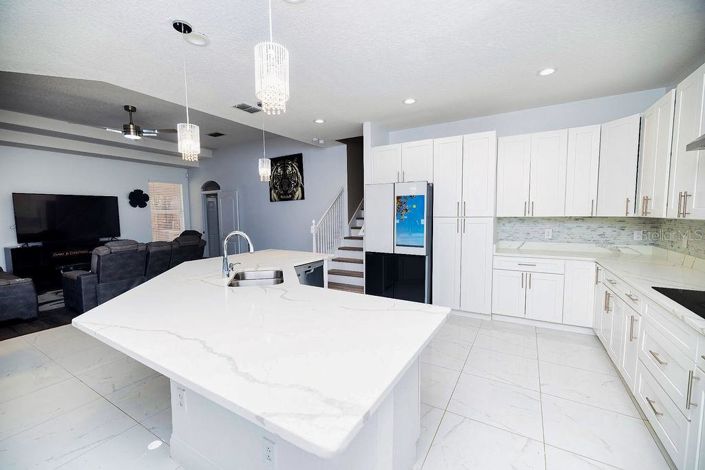 Image No.28-5 Bed House for sale